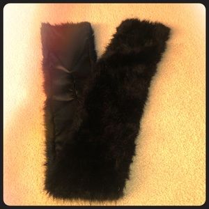 Black faux fur scarf